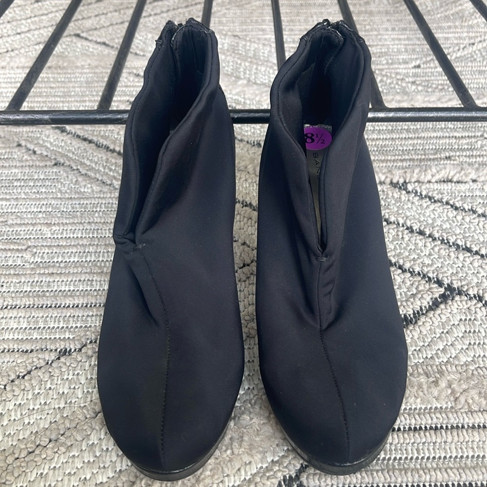 Bandolino size 8.5 ankle bootie